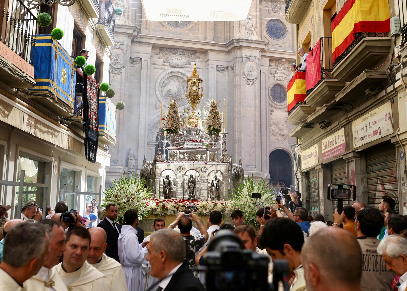 Salida de la Custodia desde la Santa Iglesia Catedral, Corpus Christi 2025.jpeg Salida de la Custodia desde la Santa Iglesia Catedral, Corpus Christi 2025.jpeg