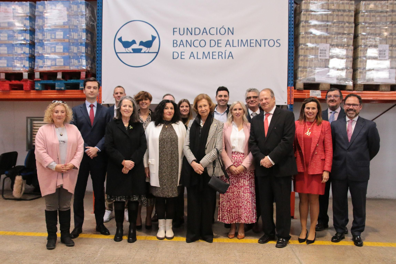 La Reina Sofía visita el Banco de Alimentos de Almería