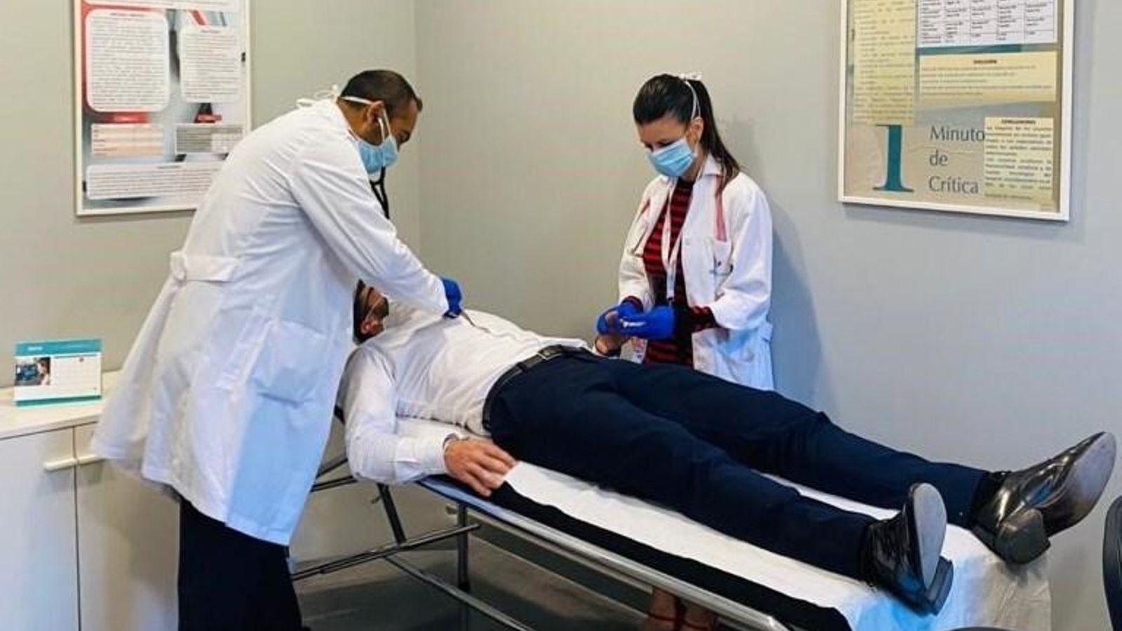 Dr. Leyva y Dra. Pérez en Urgencias de Quirónsalud Huelva