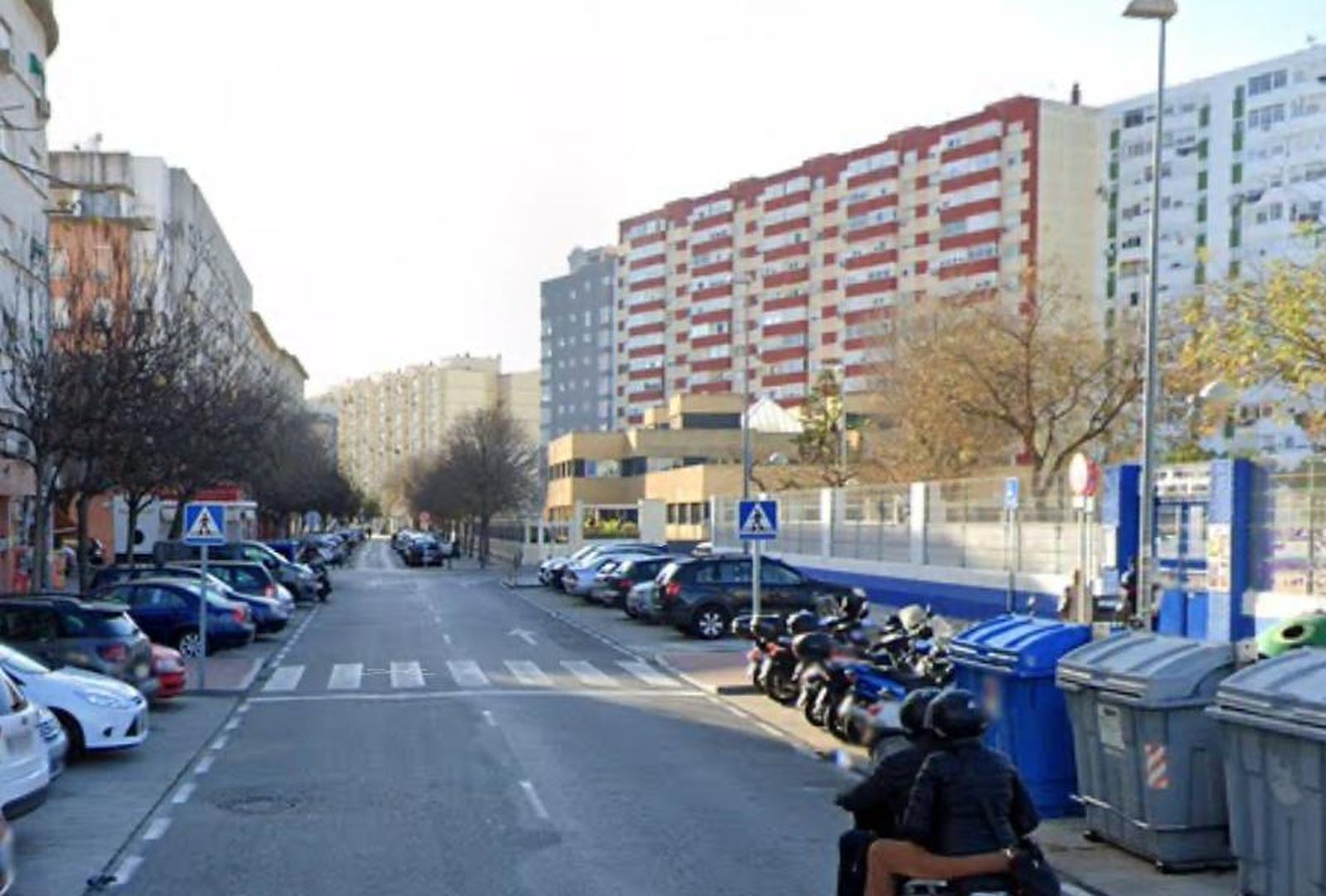 Así son los complicados accesos a los colegios de Cádiz
