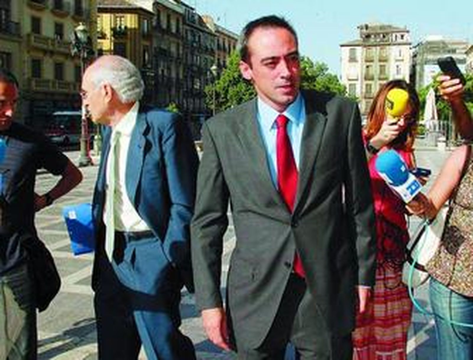Francisco Javier de Urquía, antes de una de sus comparecencias ante el TSJA, en Granada.