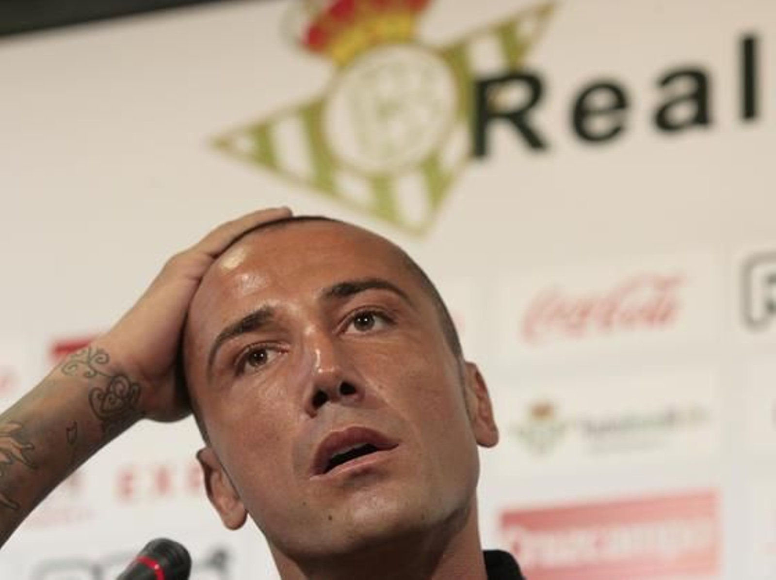 El Betis presenta al central Mario Álvarez.

Foto: Juan Carlos Muñoz