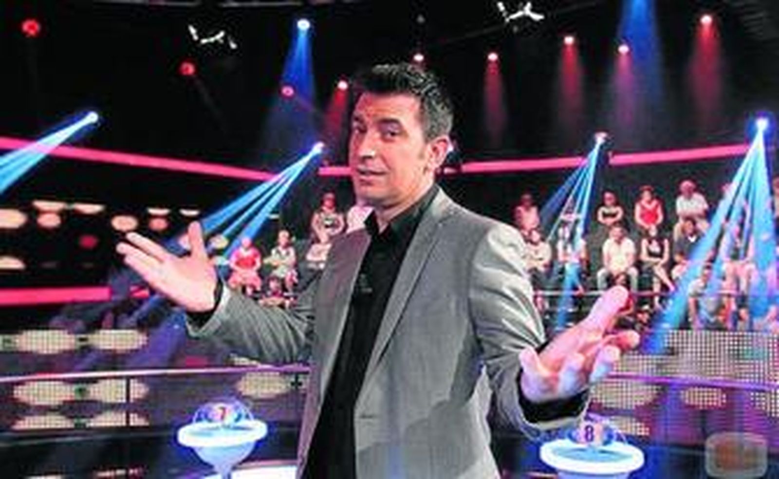 Arturo Valls presenta desde esta noche el concurso '¡Ahora caigo!'.