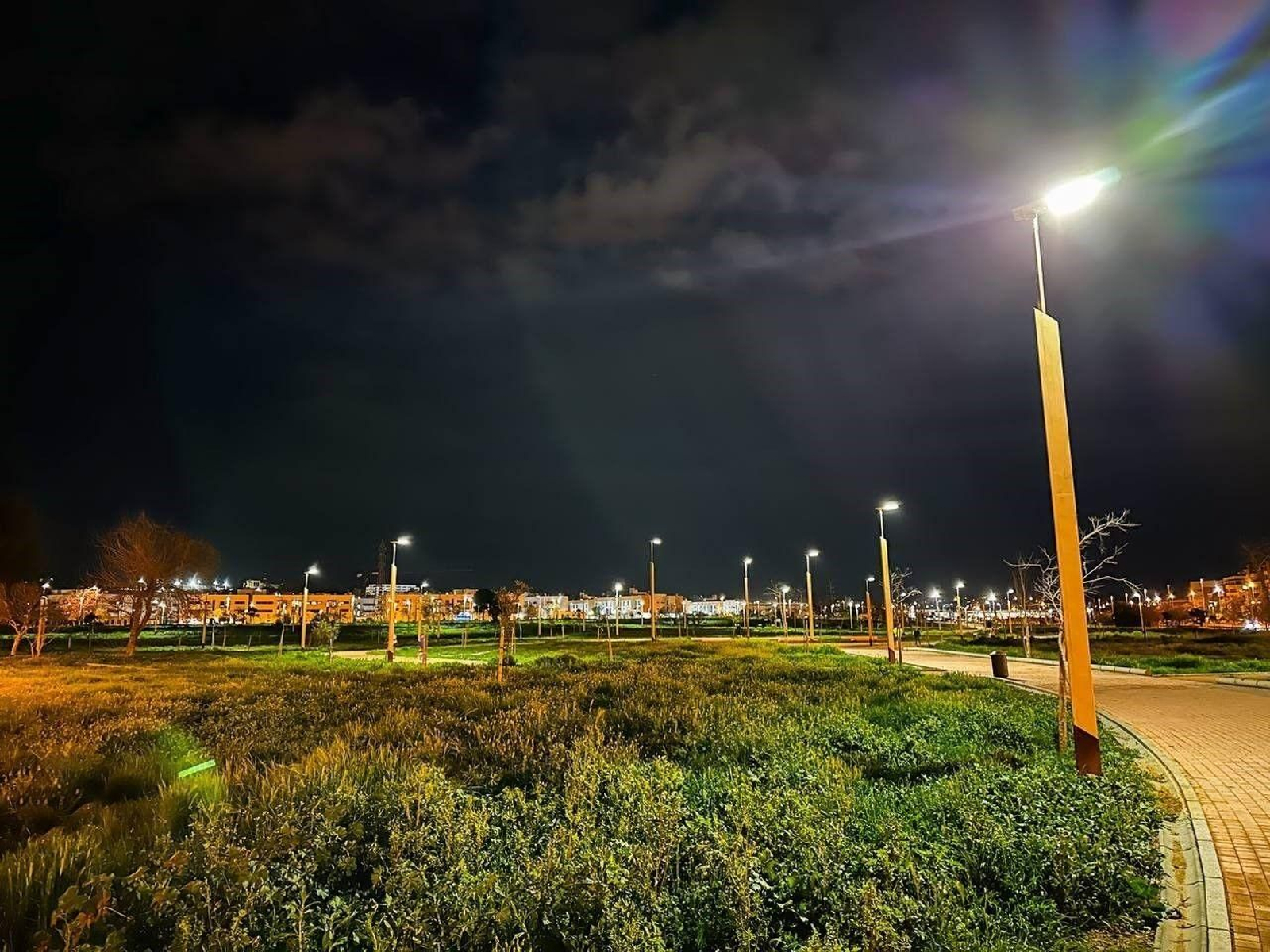 Luminarias led instaladas en el Parque del Flamenco