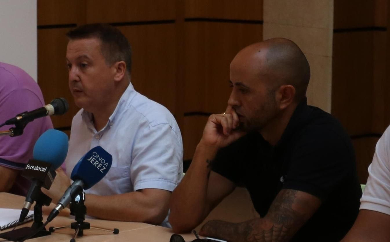 Juan Luis Gil 'Titín' sucede a Juanmi Becerra al frente de la gestión del Xerez CD.