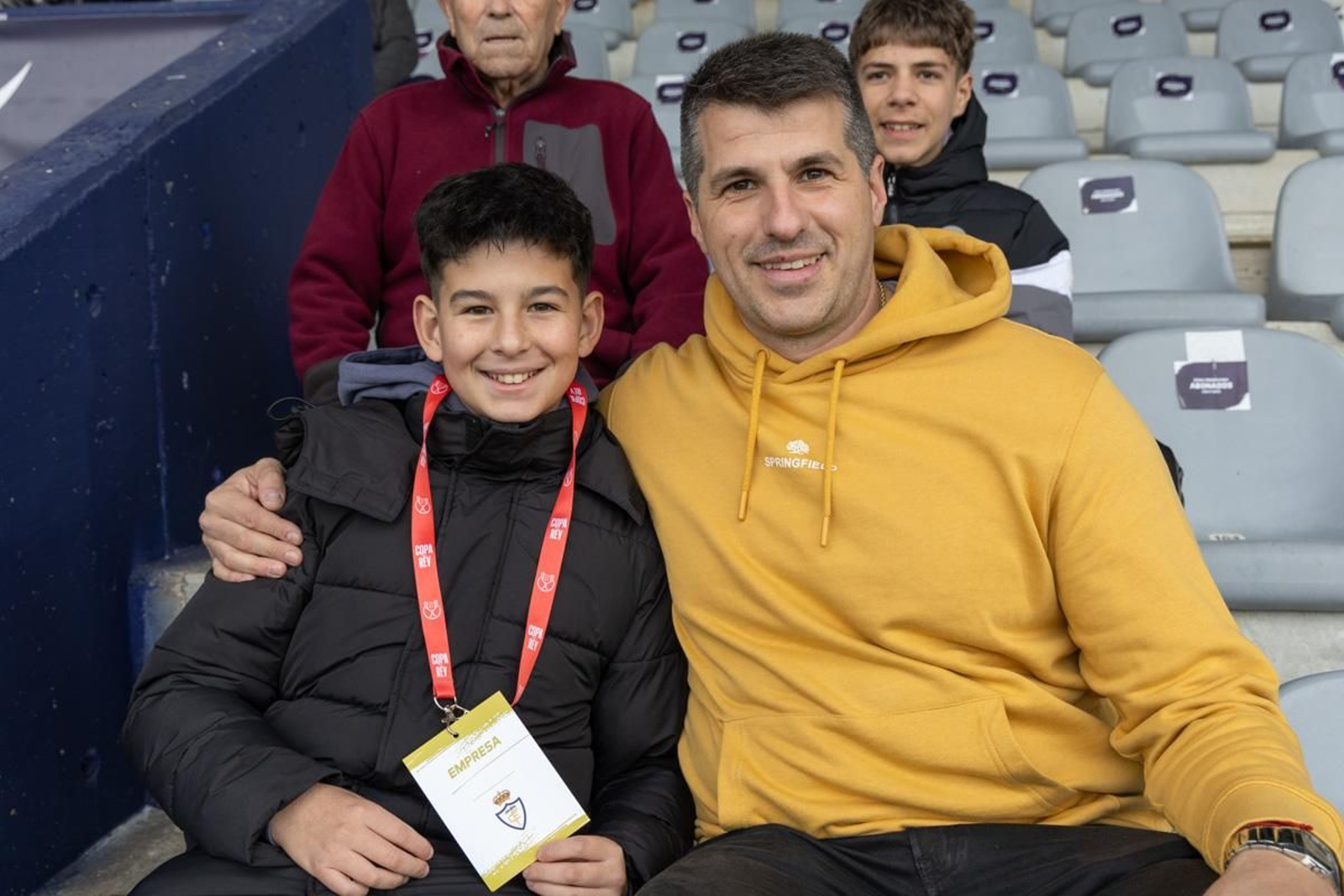 La emoción del triunfo in extremis del Real Jaén ante el Atlético Mancha Real, en imágenes