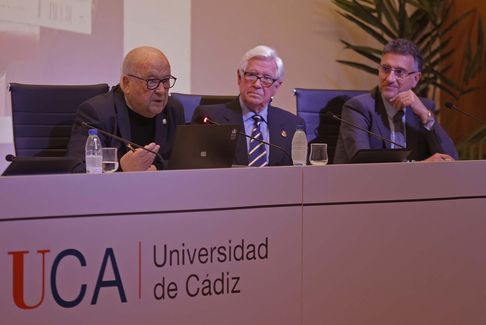 Fotos de la presentación del libro “Algeciras en el corazón y en la memoria”, de Alberto Pérez de Vargas