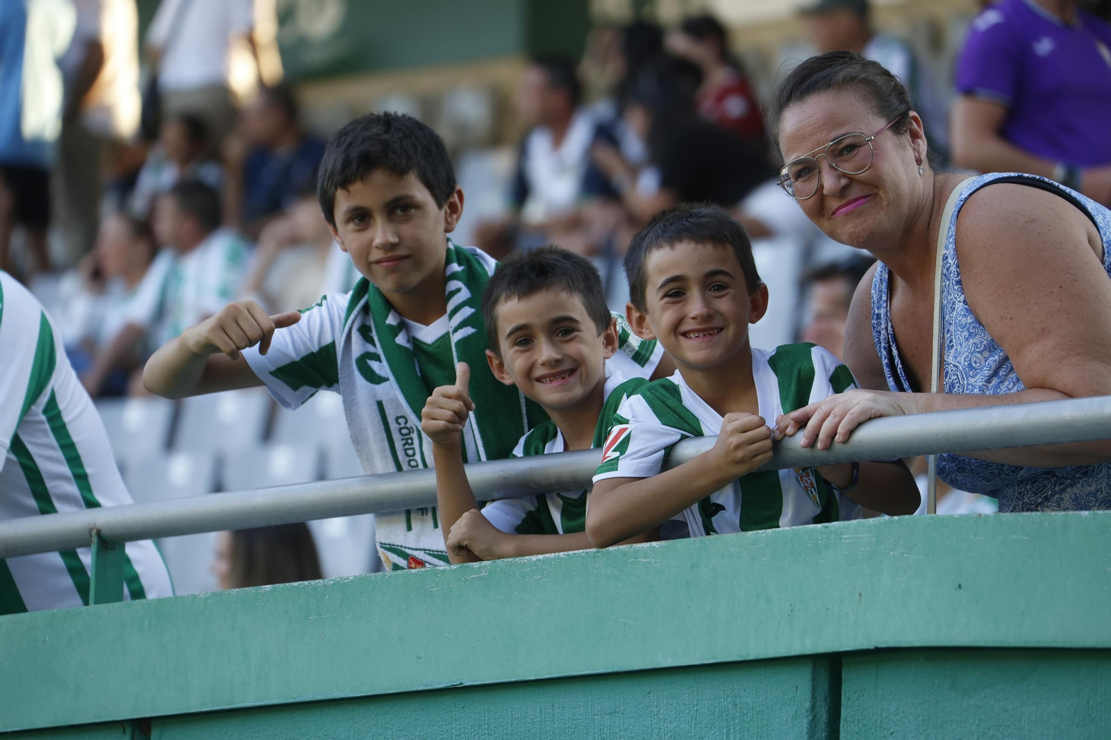 Las mejores fotos del ambiente en El Arcángel para el Córdoba CF - Real Betis