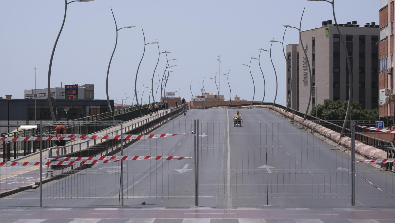Último día del Puente de la Avenida del Mediterráneo, en imágenes