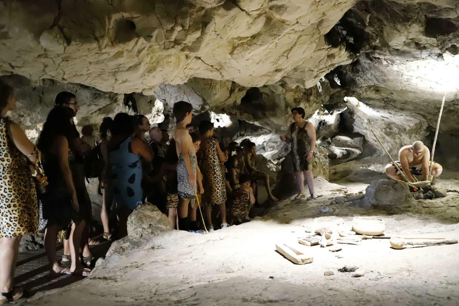 Imágenes de la fiesta troglodita de Píñar