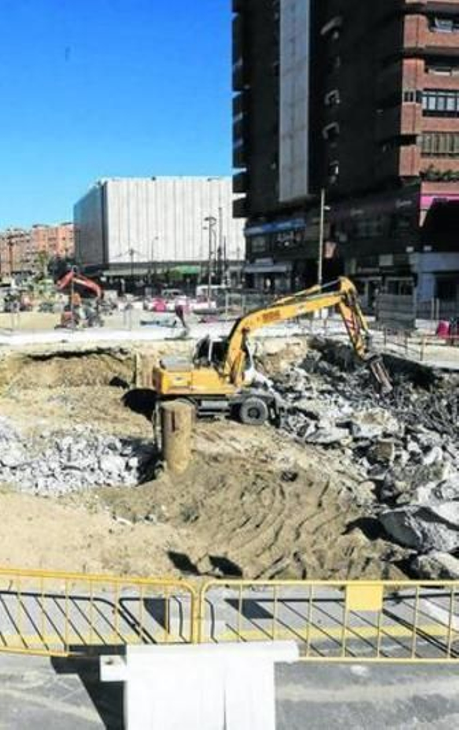 Imagen de las obras del Metro en Albert Camus.