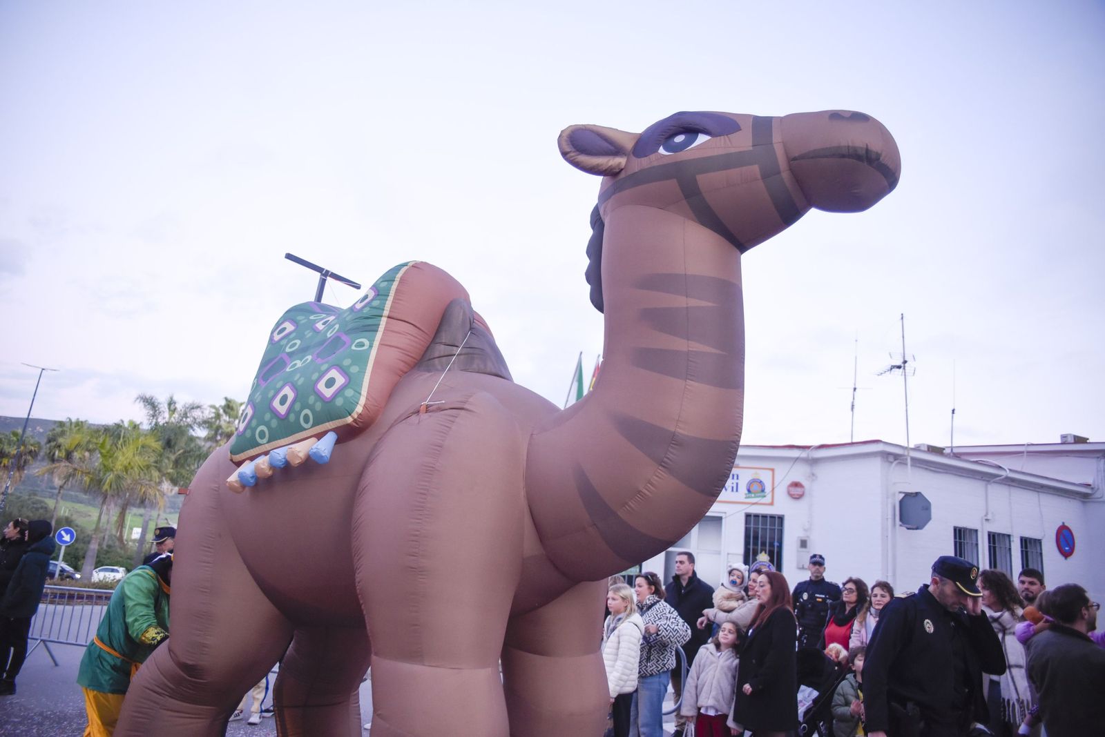 Búscate en las fotos de la cabalgata de Reyes Magos 2026 en San Roque