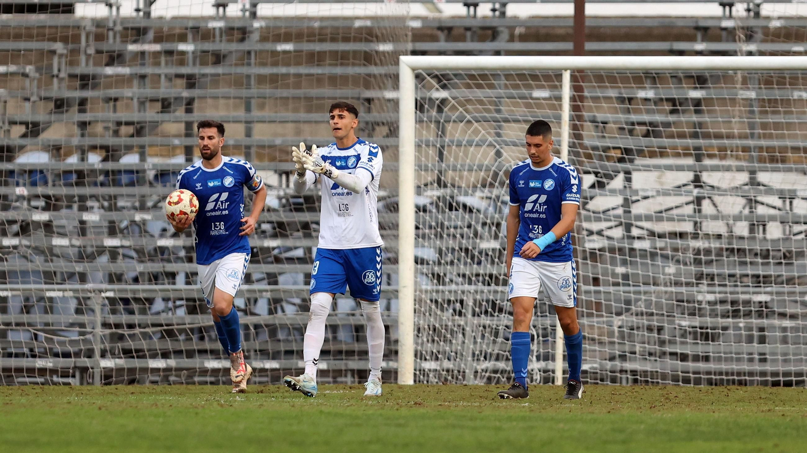 Imágenes del Xerez DFC contra la Deportiva Minerva en el Pedro Garrido de Jerez