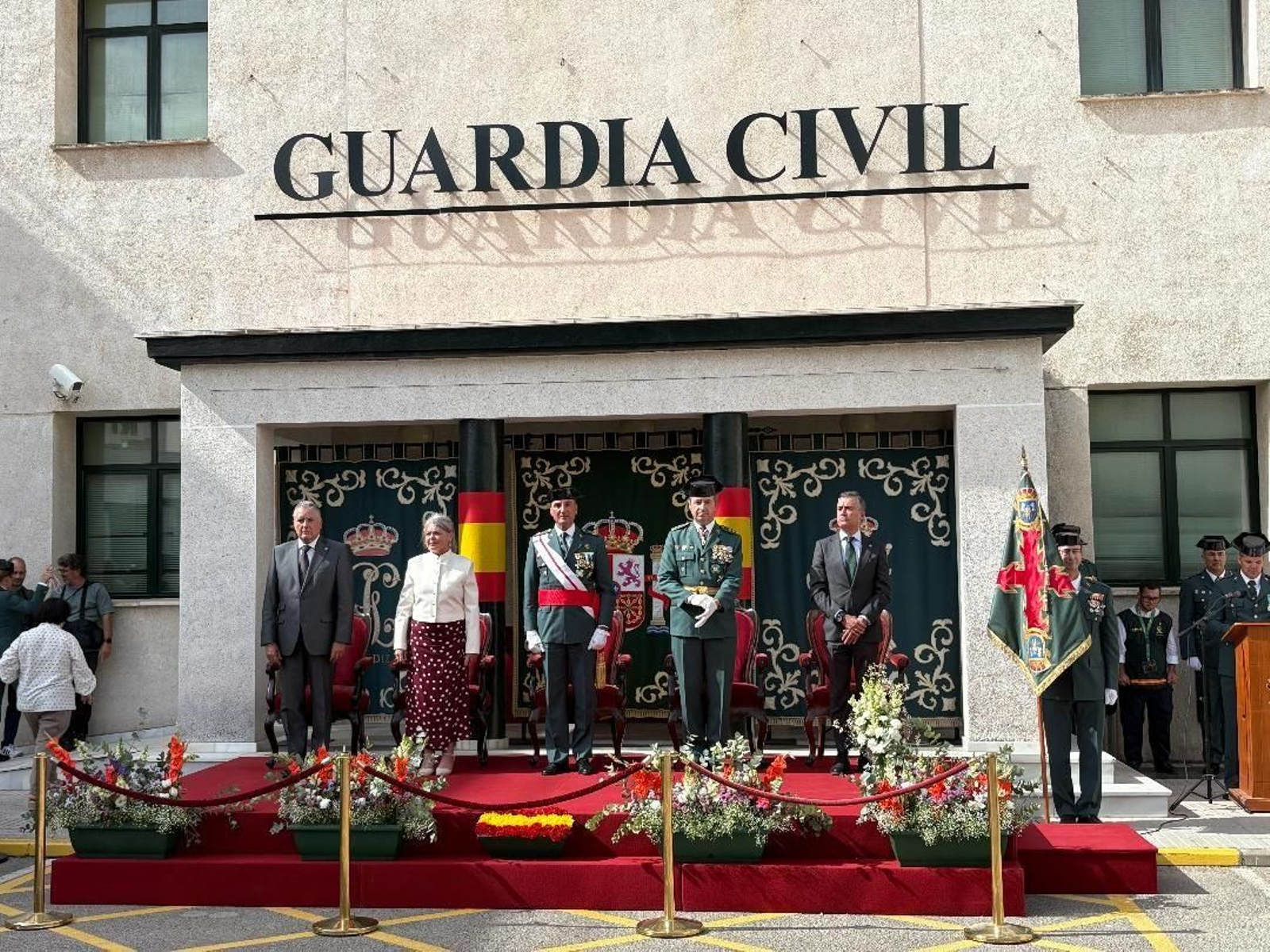 Manuel Estrella, Blanca Flores, Manuel Navarrete, Luis Martín Velasco y Ángel Núñez durante el acto.