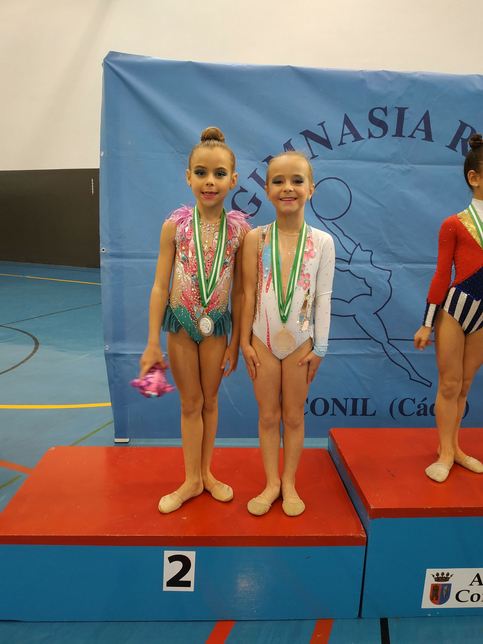 Daniela Rodríguez e Isabella Ramos formaron el equipo Prebenjamín Precopa que logró una plata.