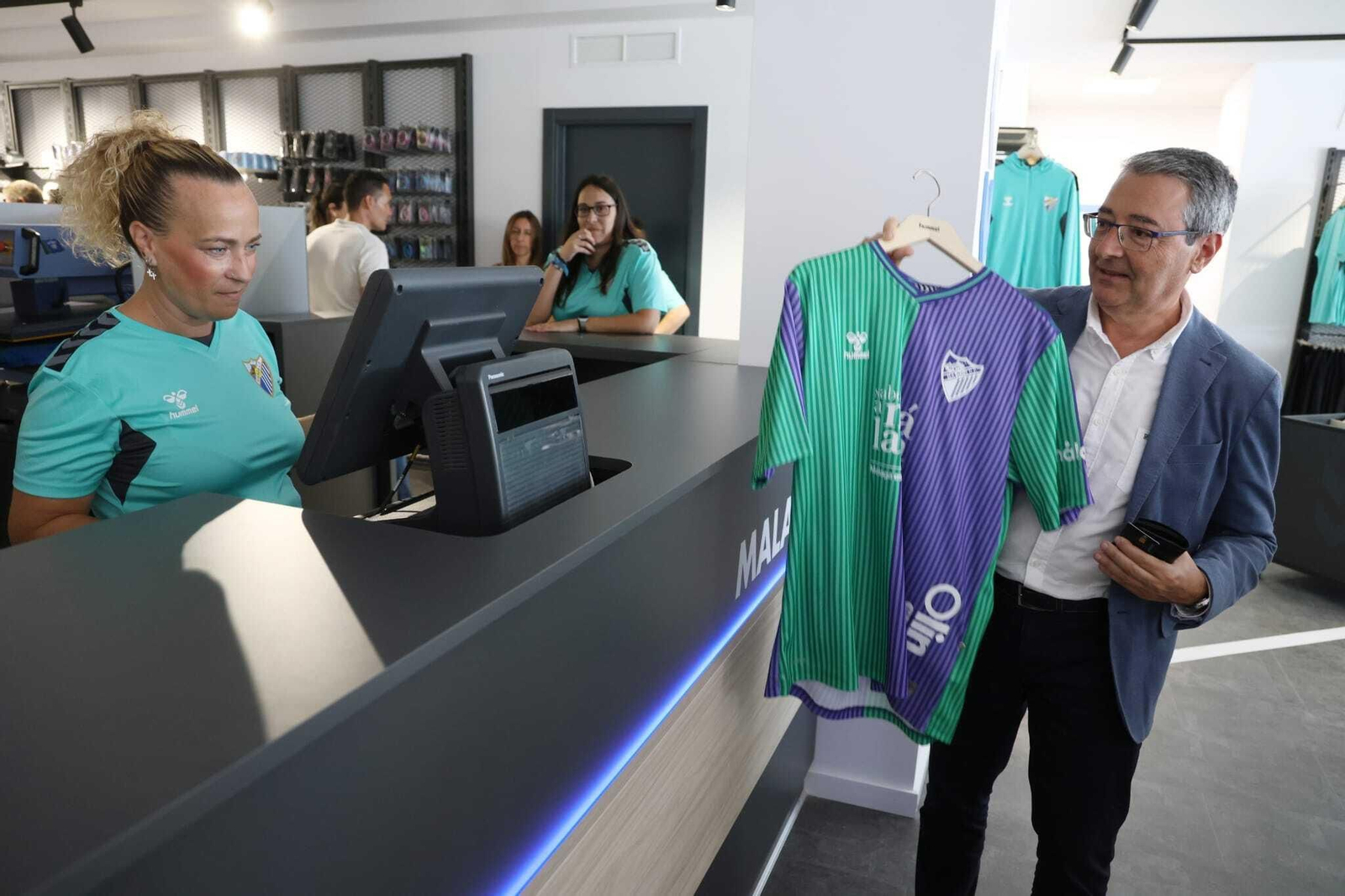 Camisetas Málaga CF 2023/24: La piel, al descubierto