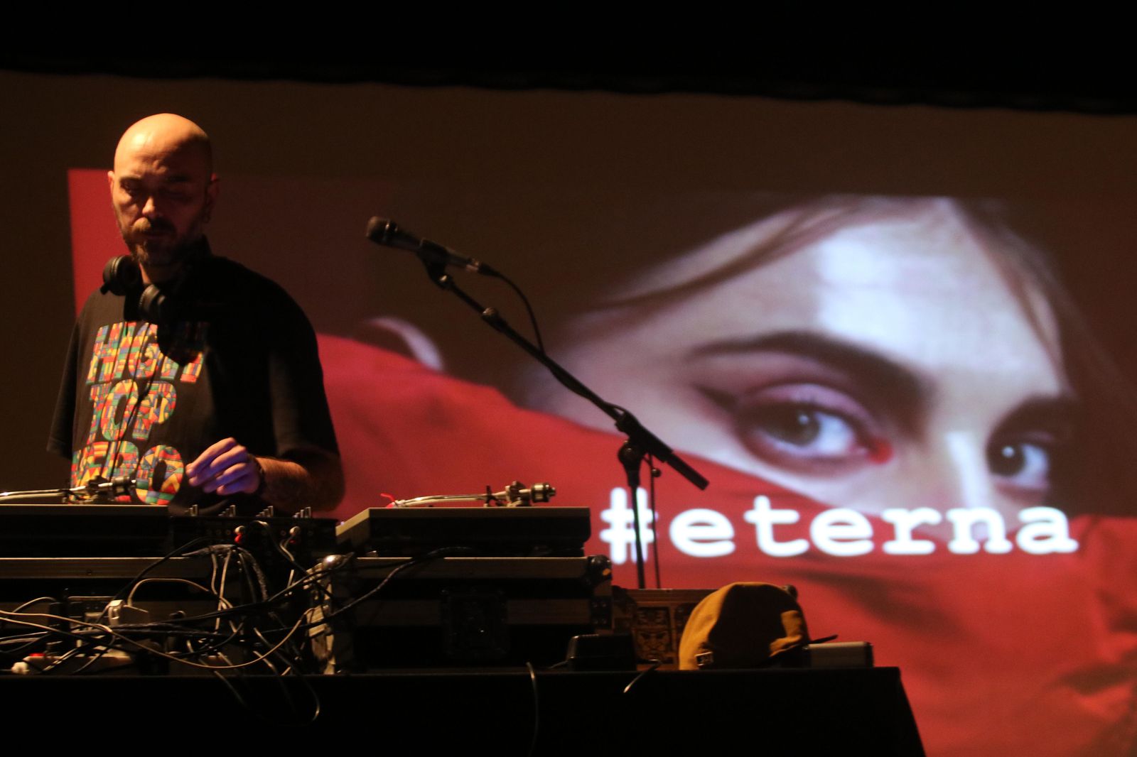 El acto en recuerdo de Gata Cattana en el Teatro Cómico Principal.