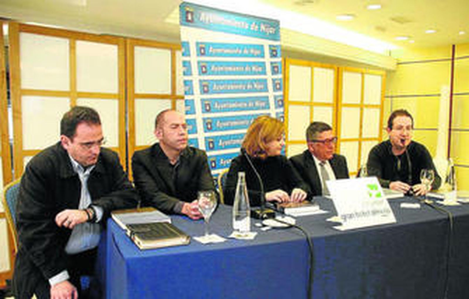Gemma Garrido en el centro con David David Soler, Francisco J. Cortes, Antonio Gil y Andrés García Ibáñez.