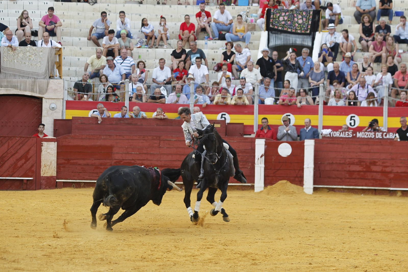 Fotogalería corrida de rejones. Feria de Almería 2019