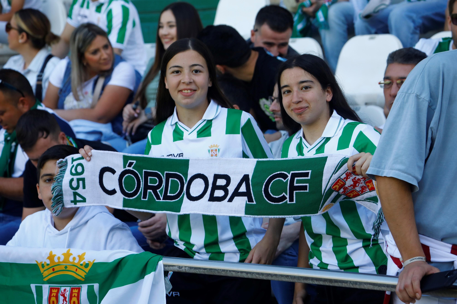 Búscate en el Córdoba - Málaga CF en las gradas de El Arcángel