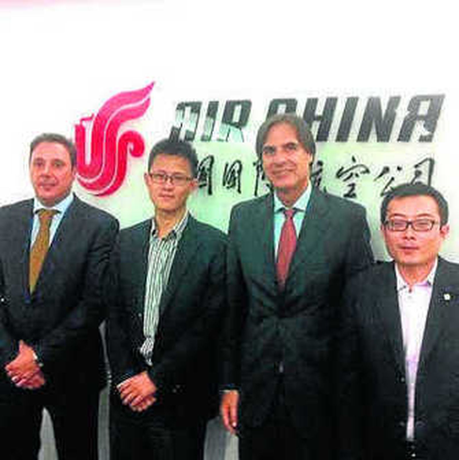Caneda, con la delegación china.