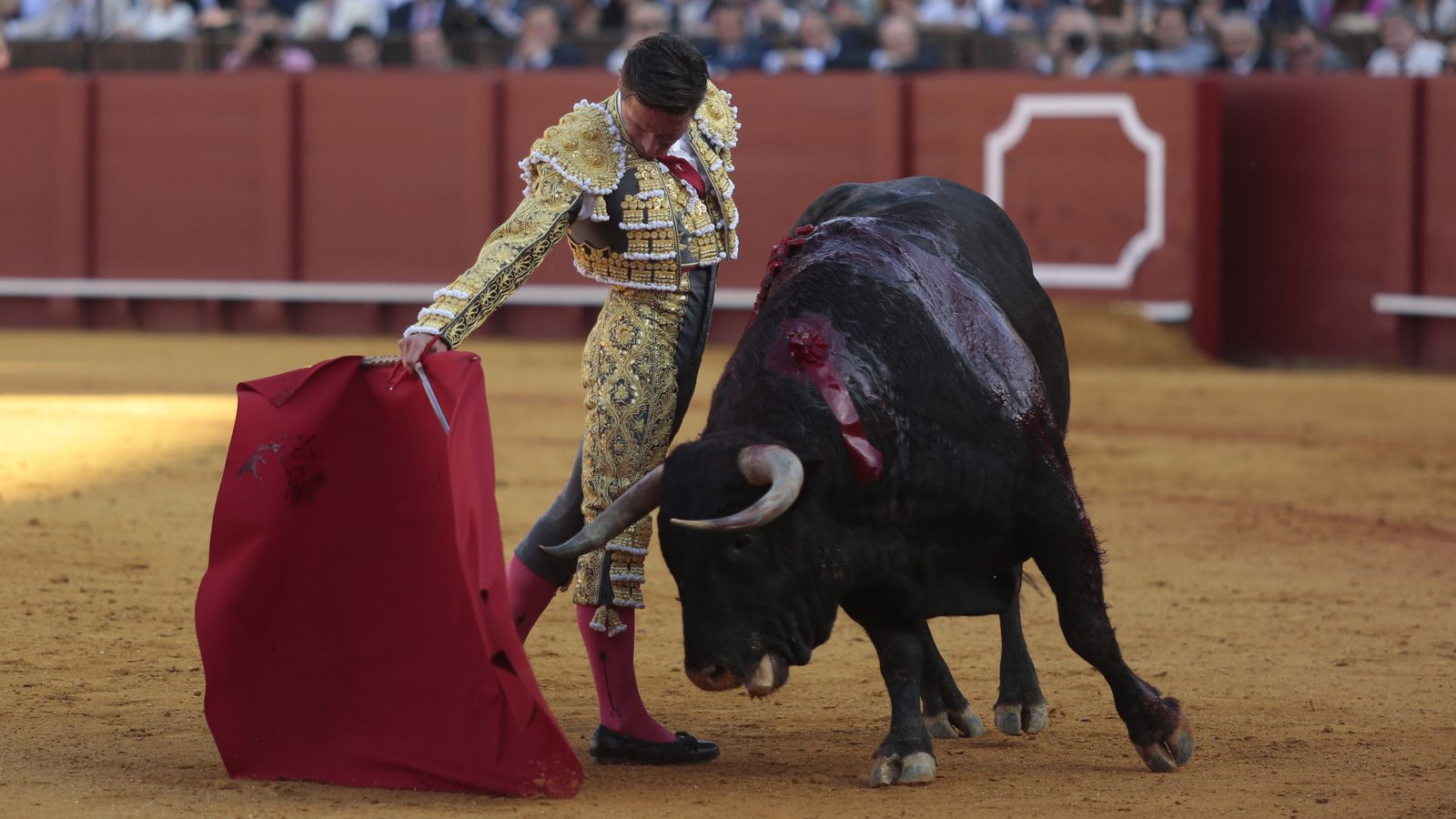 Las imágenes de la corrida del lunes de Feria