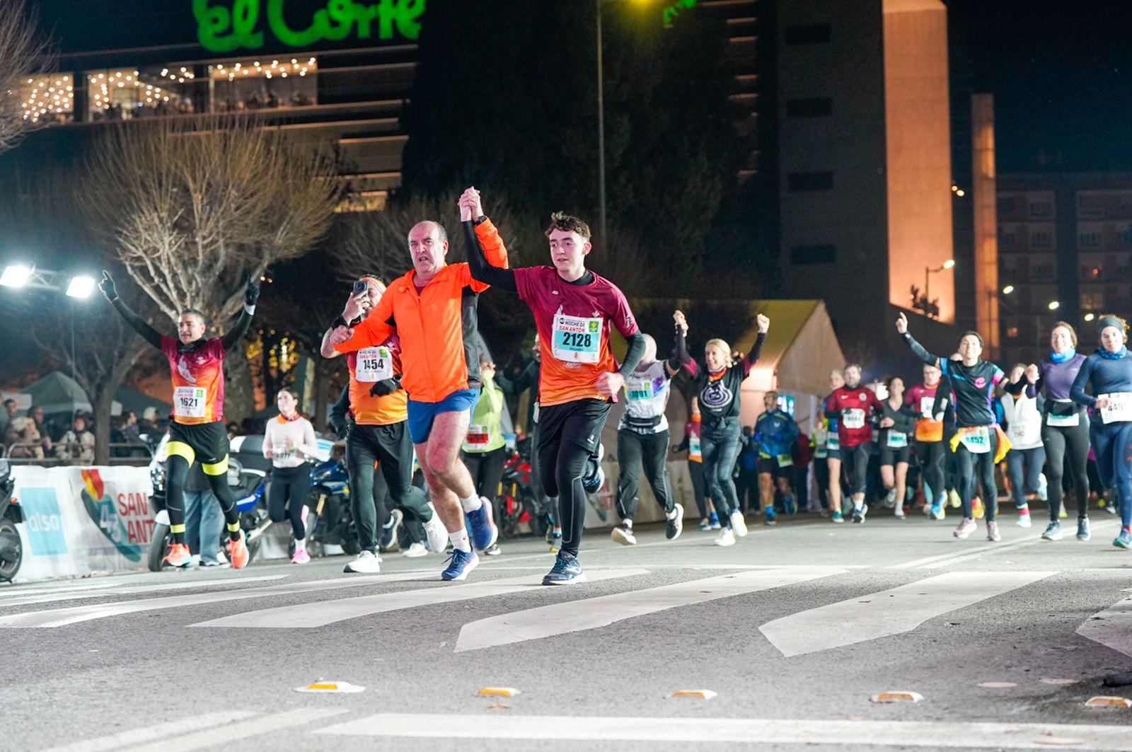 En imágenes: búscate en tu llegada a meta de la Carrera de San Antón 2026 (18)