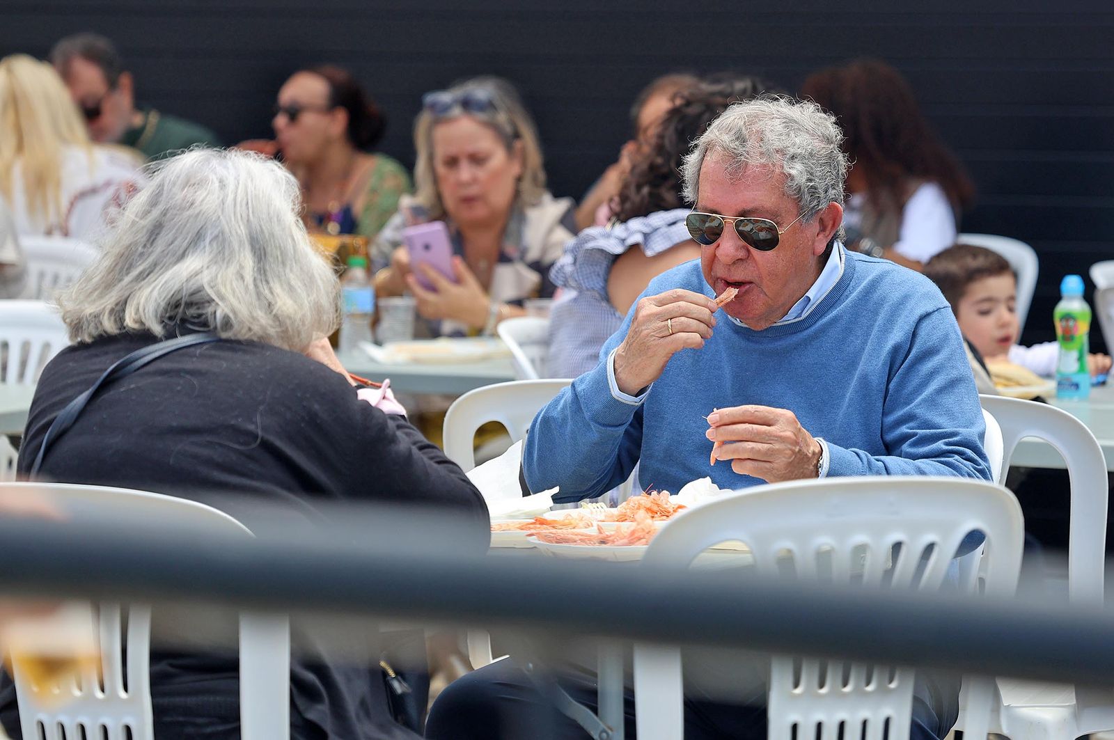 Imágenes del ambiente en la Feria de la Gamba y el Marisco de Huelva
