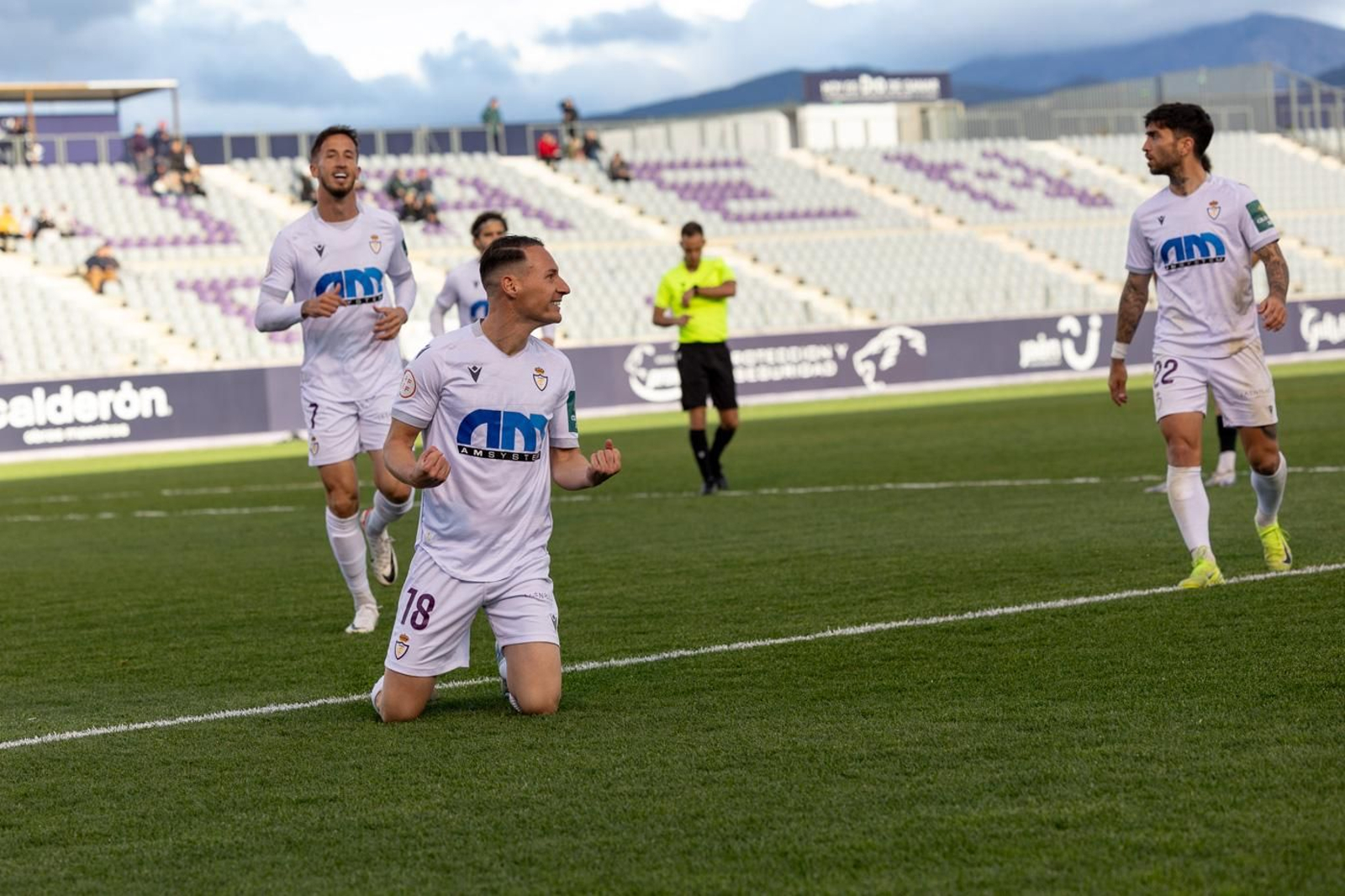 Las mejores fotos de la goleada del Real Jaén al Poli Ejido