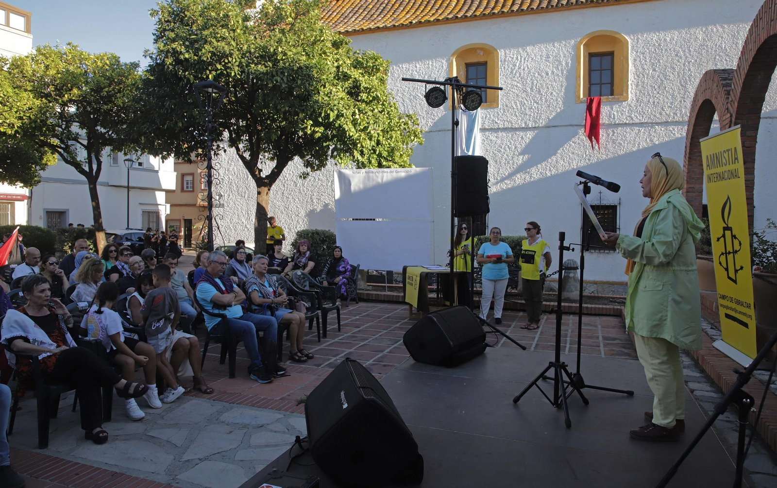 Fotos del acto en solidaridad con Gaza organizado por Amnistia Internacional en Algeciras