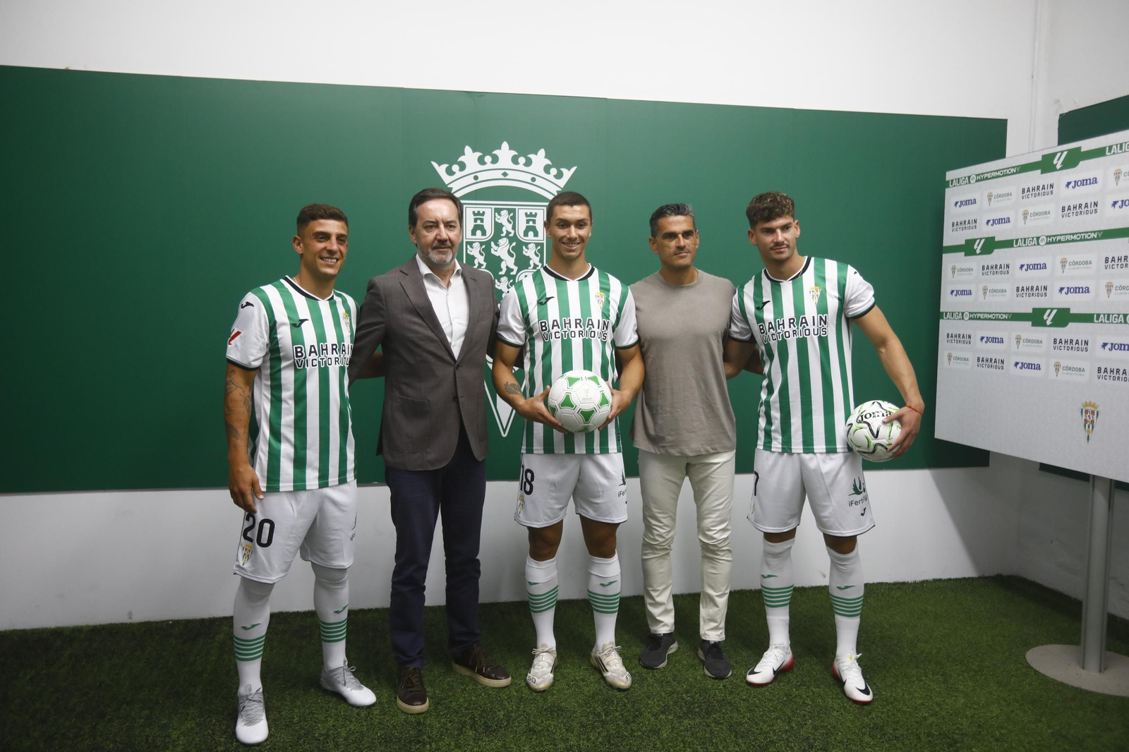 Las mejores fotos de la presentación de Adri Fuentes, Juan María Alcedo y Mariano Carmona como jugadores del Córdoba CF