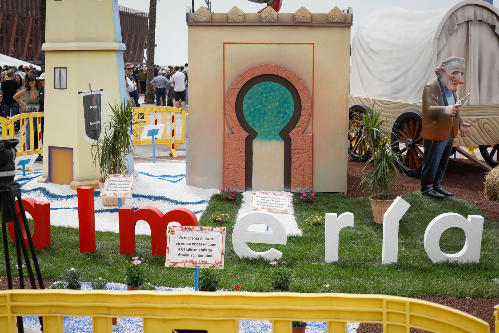 Las mejores imágenes de la "Globotá" en las fallas de Almería