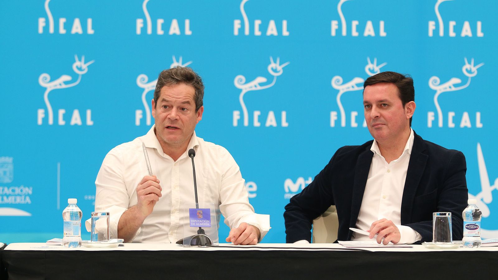 Jorge Sanz con Javier Aureliano García, durante la rueda de prensa.