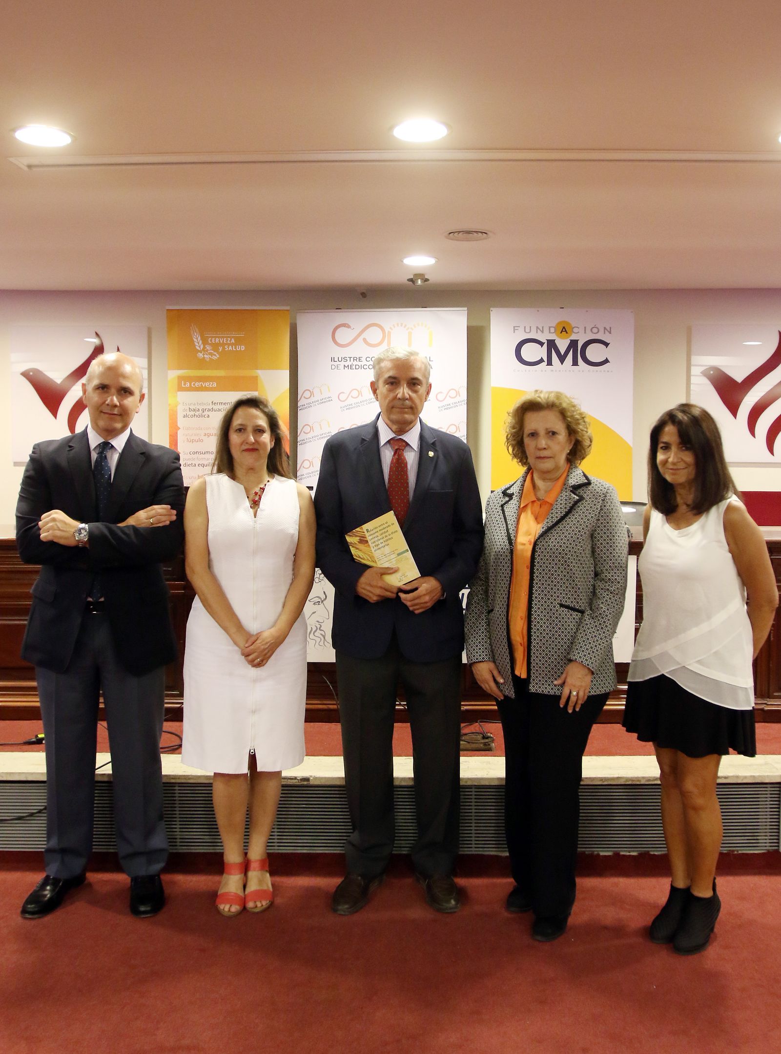 Asistentes a la presentación del estudio sobre la cerveza.