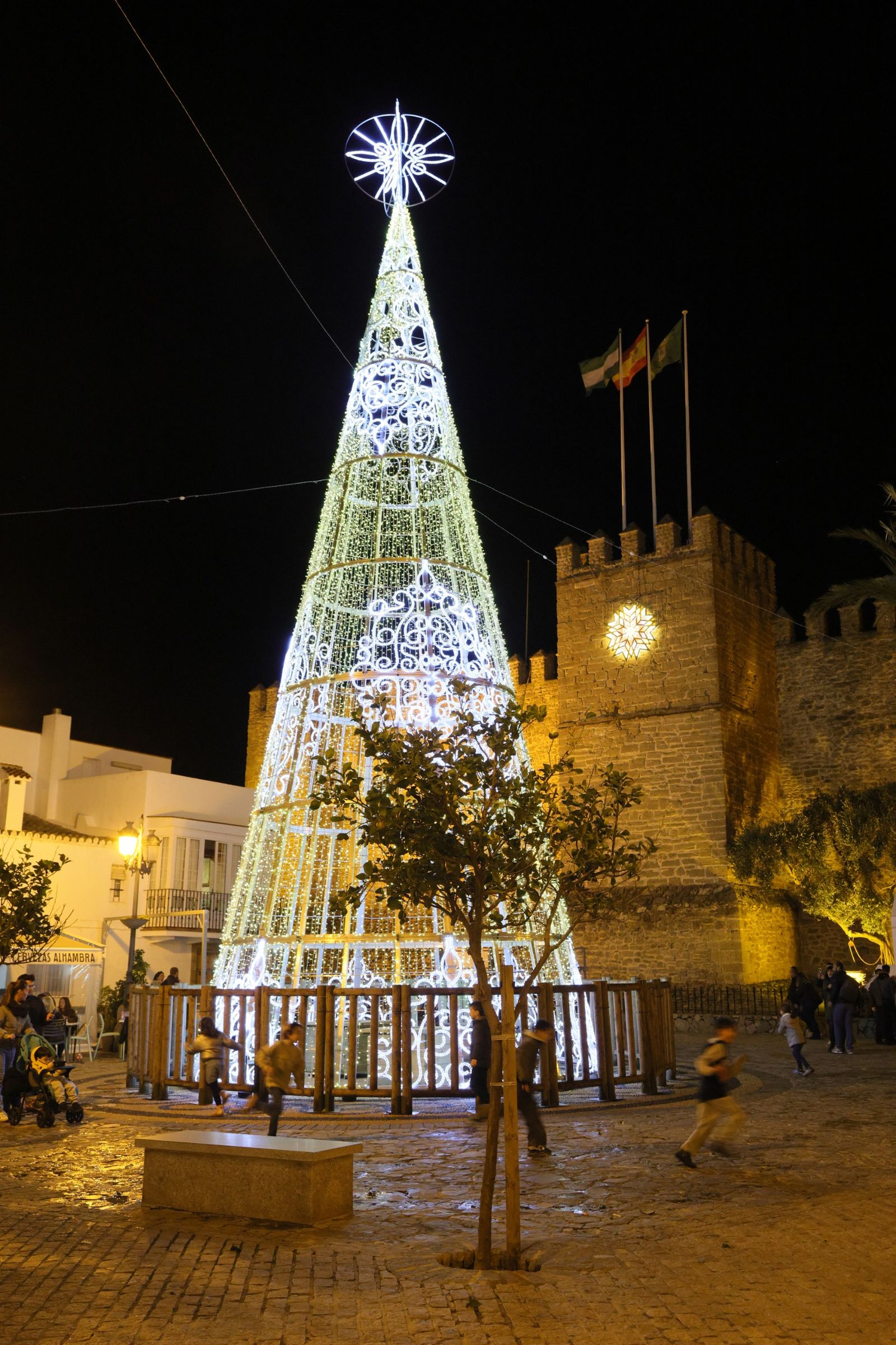 La iluminación navideña es uno de los grandes atractivos estos días.