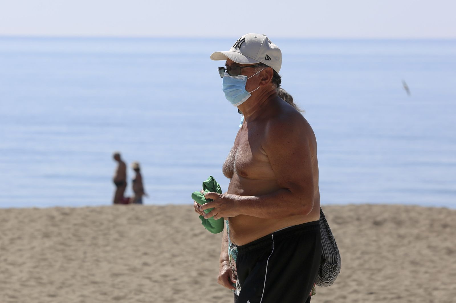 La playa de Huelin, en Málaga capital, en el cuarto día de la fase 1