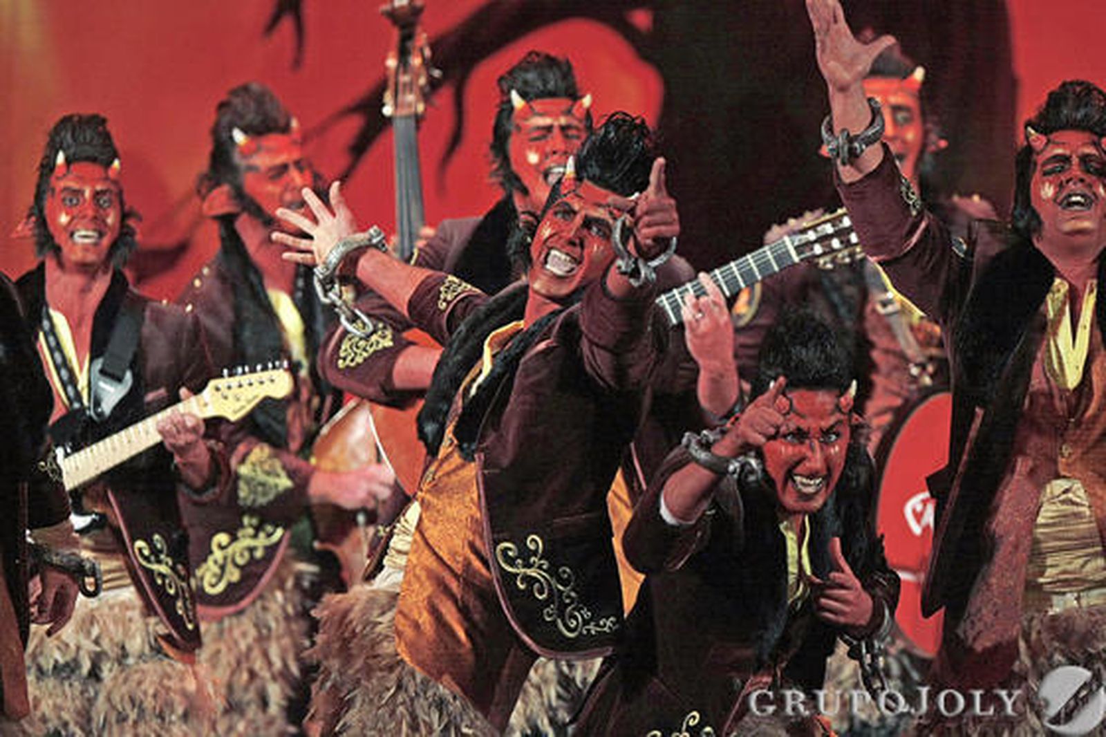 Comparsa 'Los del piso de abajo'

Foto: Jesus Marin