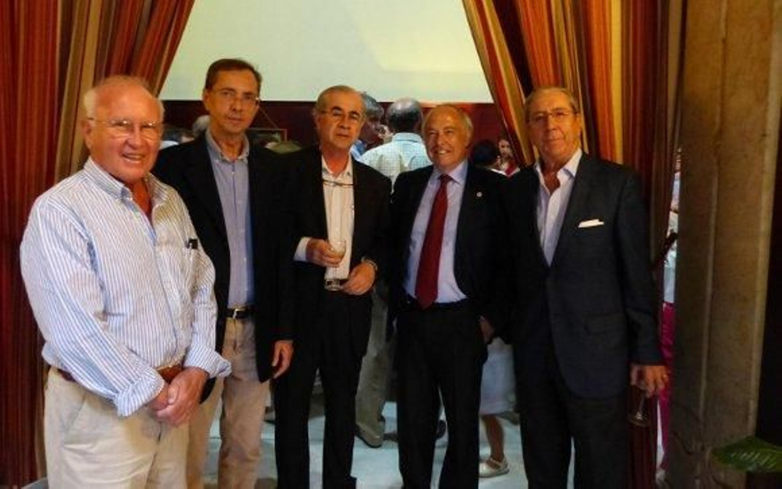 José Antonio Fernández Cantalejo, padre Manuel de la Puente, Pedro Nogueroles, Jaime Rocha y José Ramón Perez Díaz-Alersi.


Foto: Ignacio Casas de Ciria