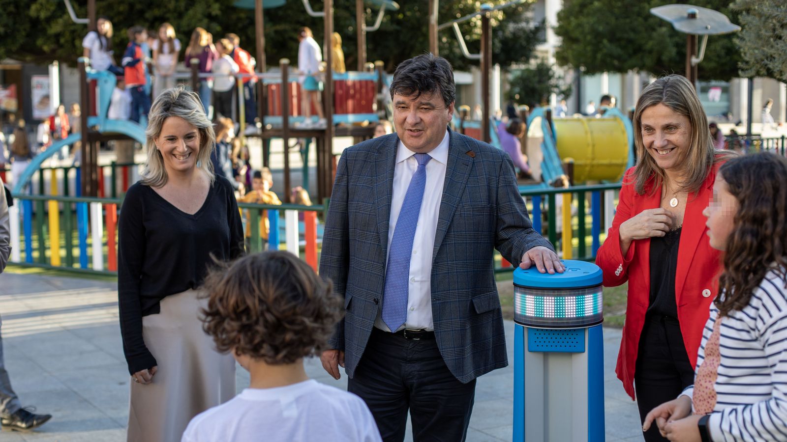 El alcalde de Huelva durante la inauguración del parque.