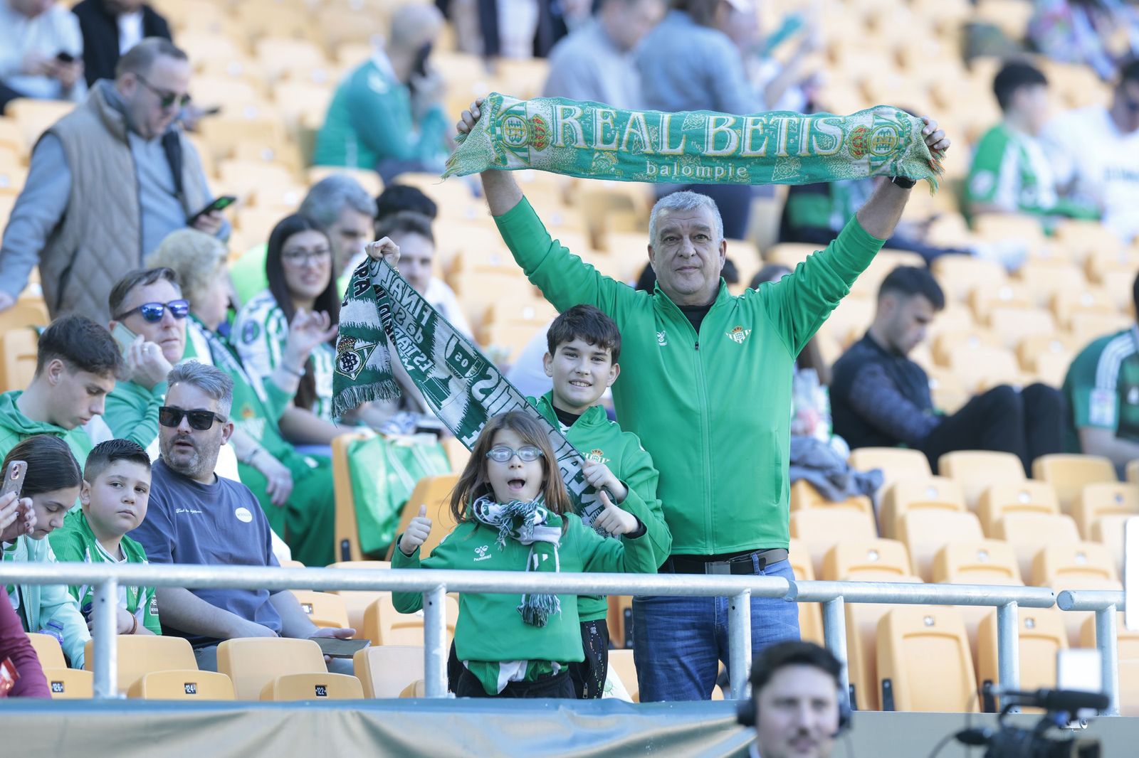 Búscate en las fotos del Betis - Rayo