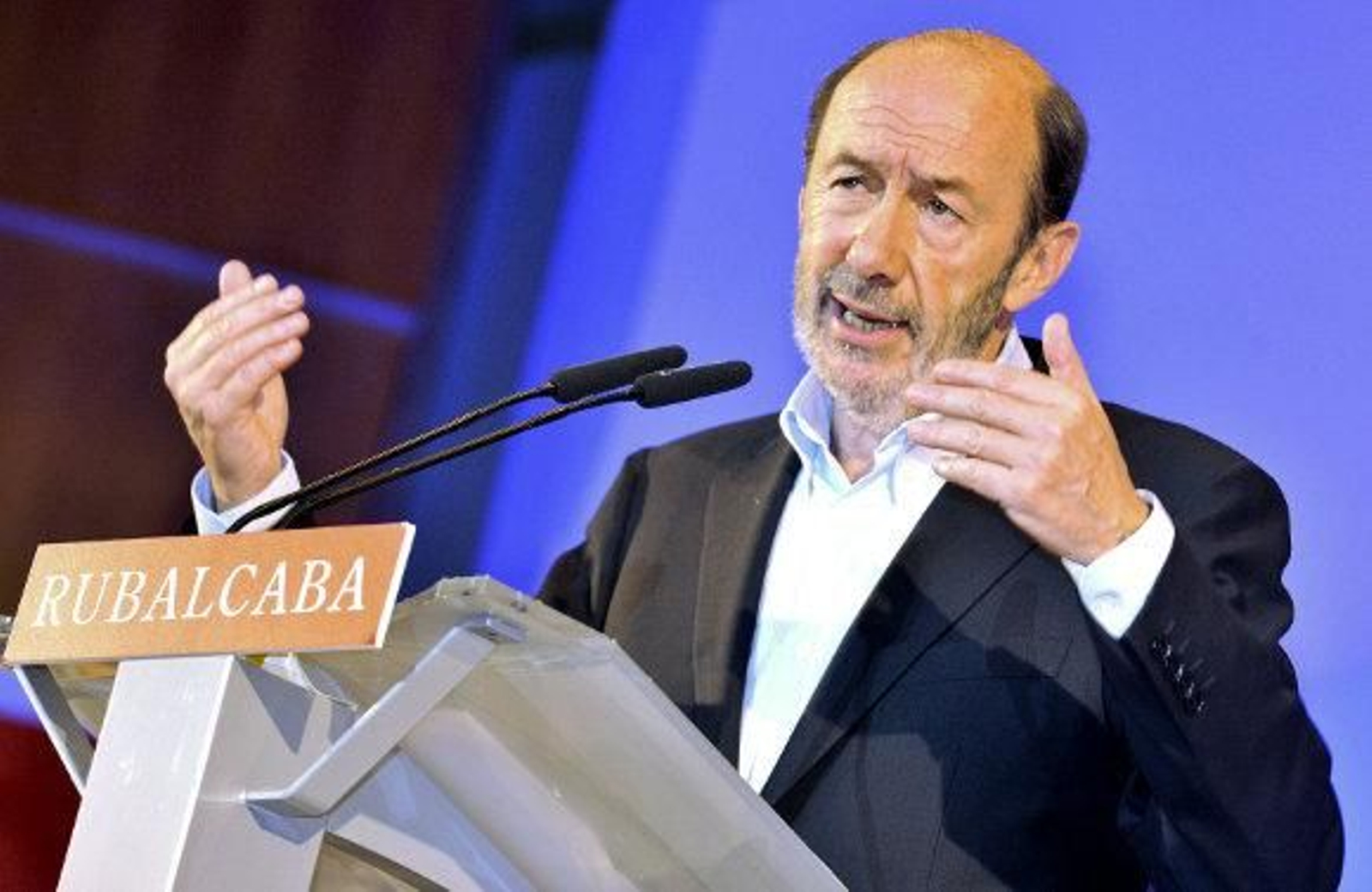 Rubalcaba propone abaratar la contratación para crear empleo