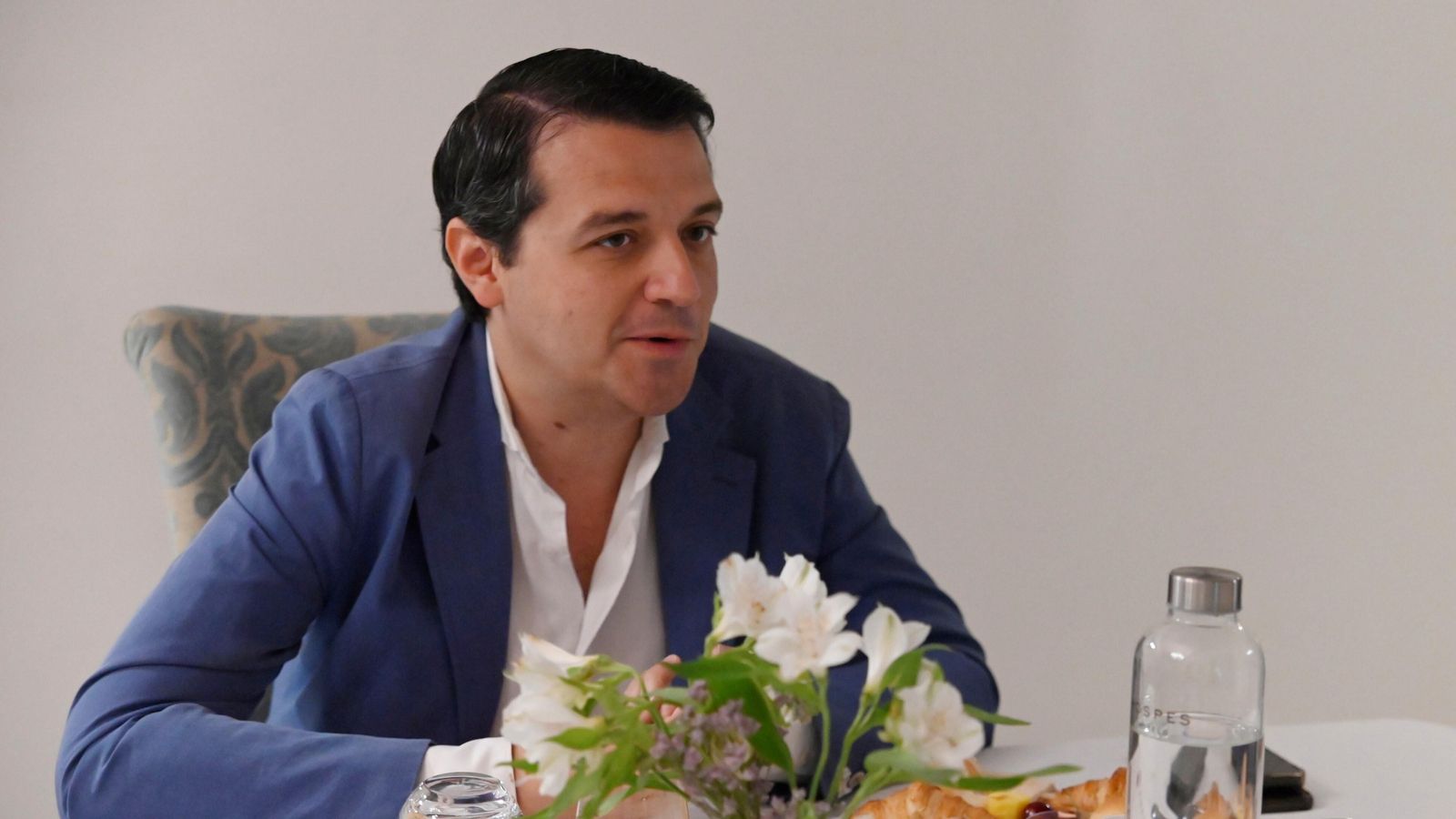 El alcalde de Córdoba, José María Bellido, durante el coloquio.