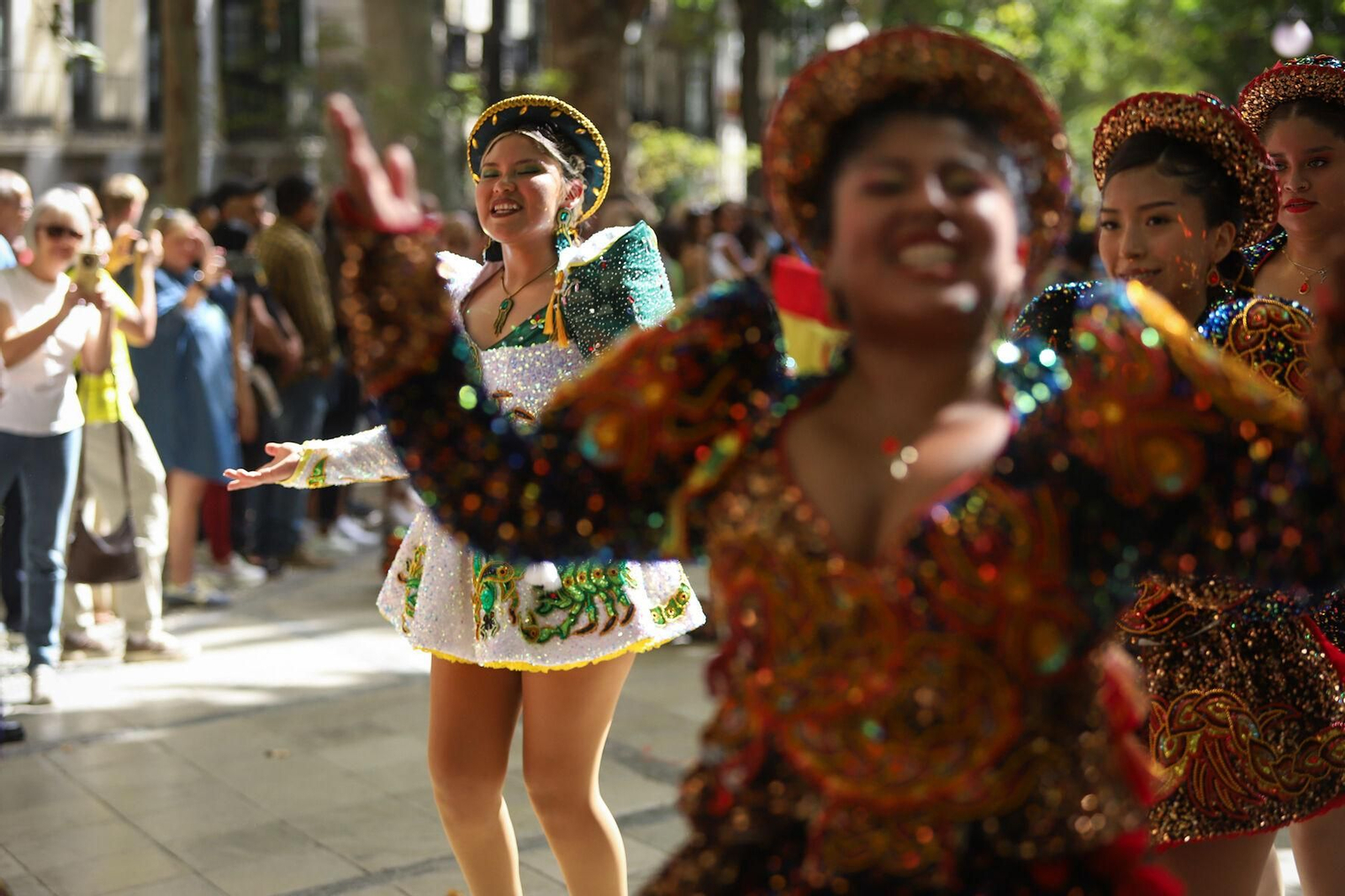 Fotos: así ha sido el desfile por el Día de la Hispanidad en Granada