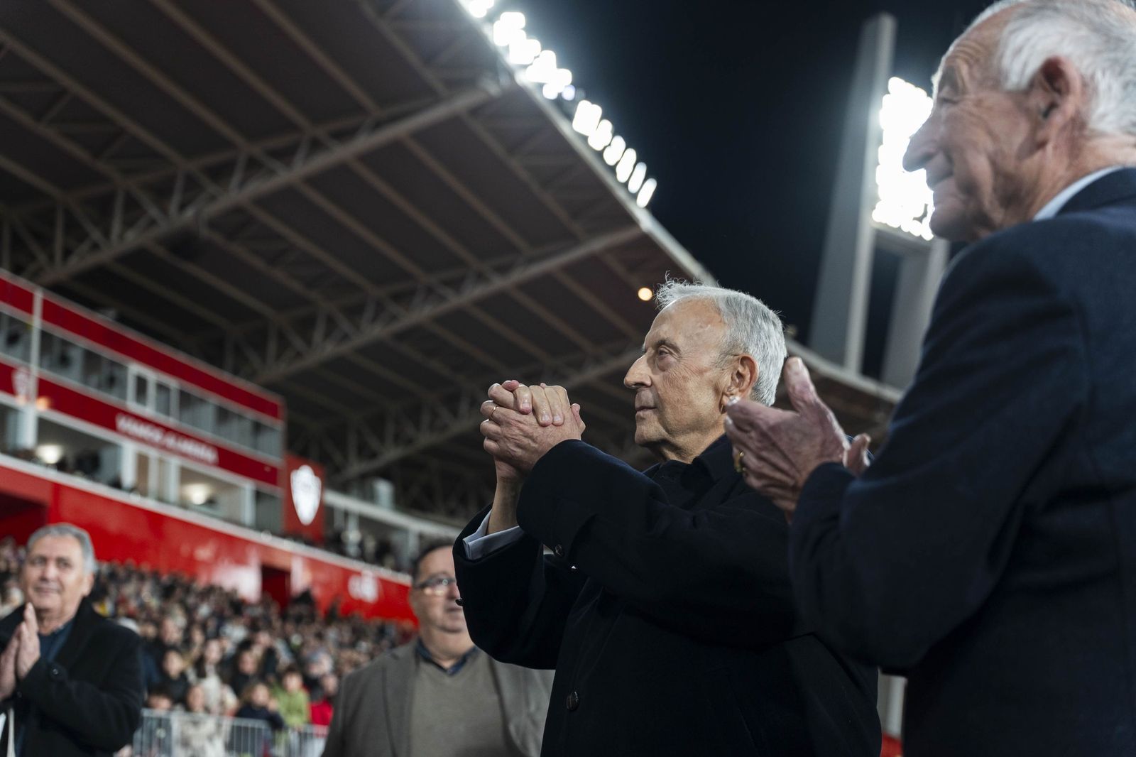 Fotogalería del partido homenaje a Guillermo Blanes entre los veteranos de la UD Almería y el FC Barcelona