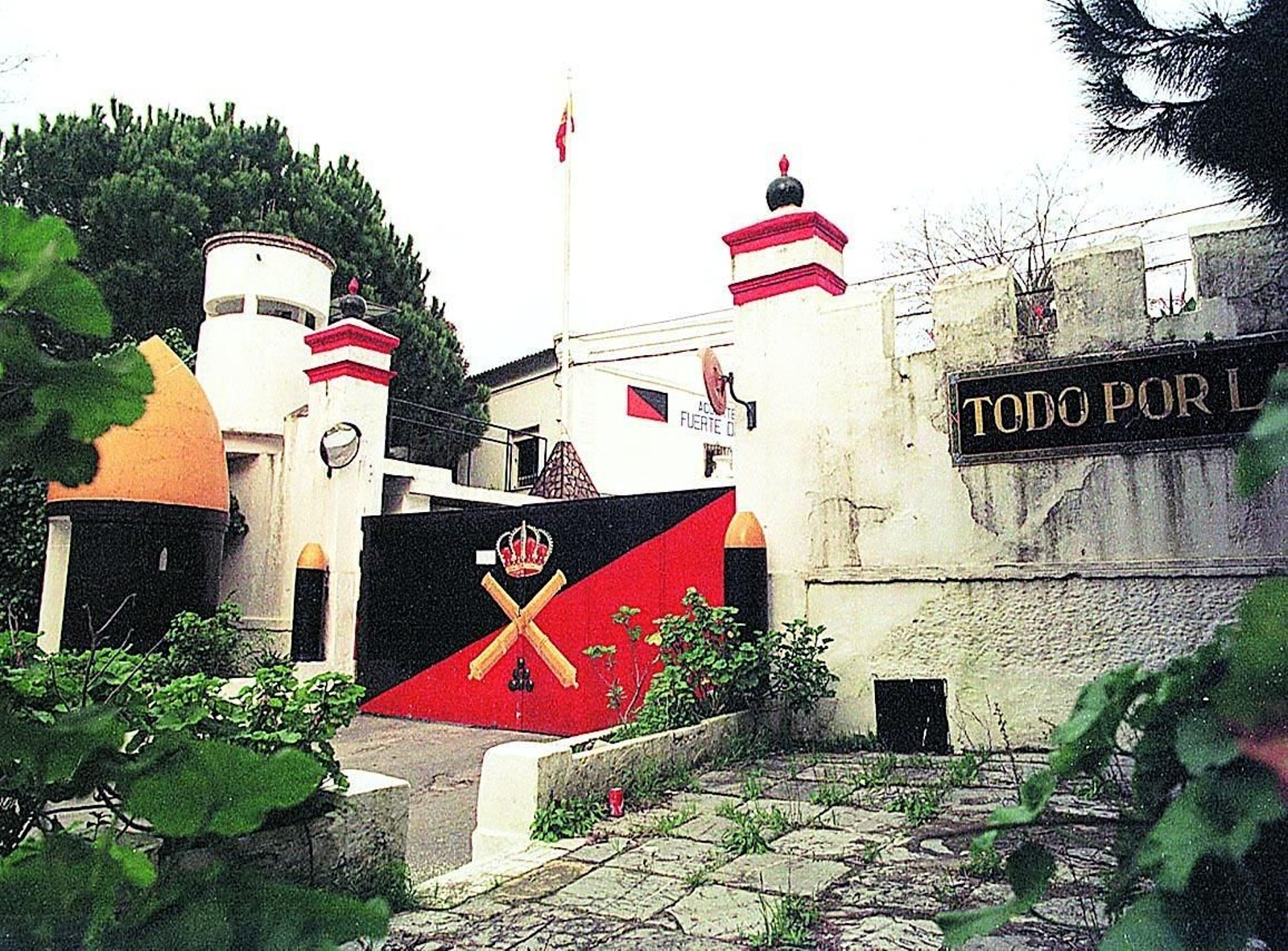 Regimiento de Artillería, en el antiguo Fuerte de Santiago.