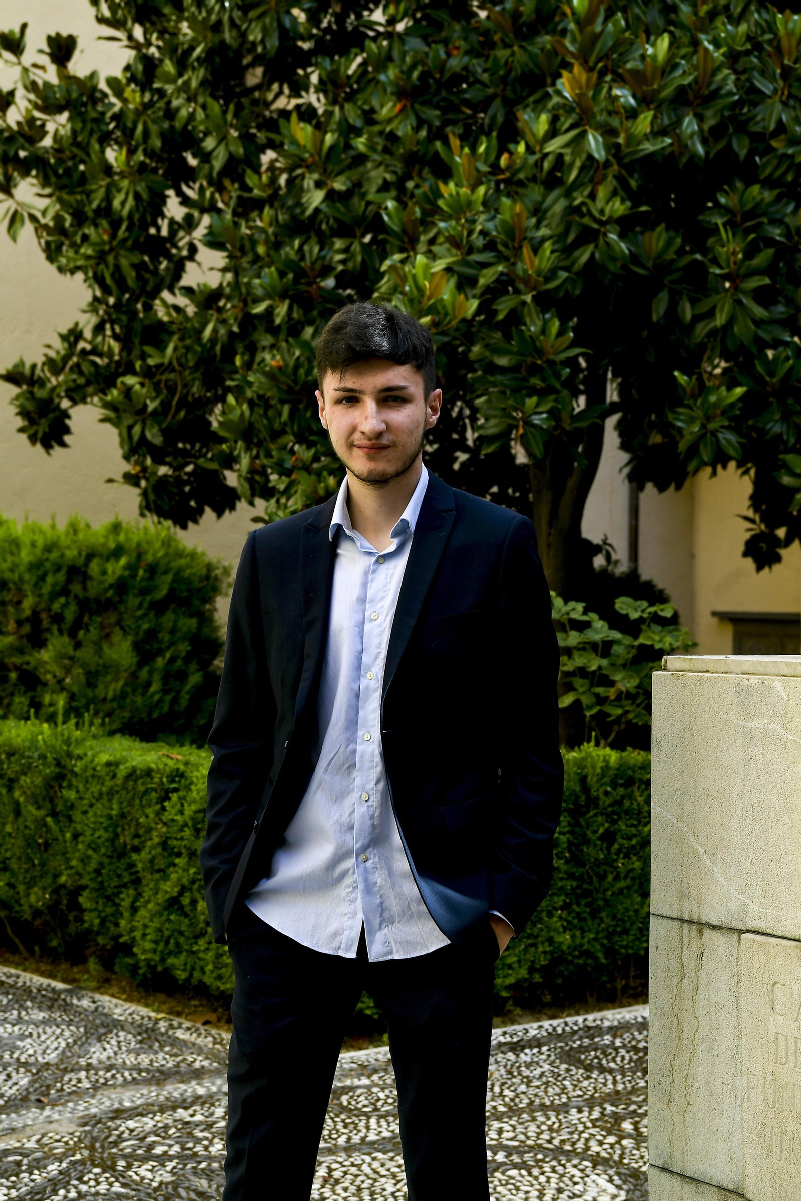 Alberto, en uno de los patios del Hospital Real.