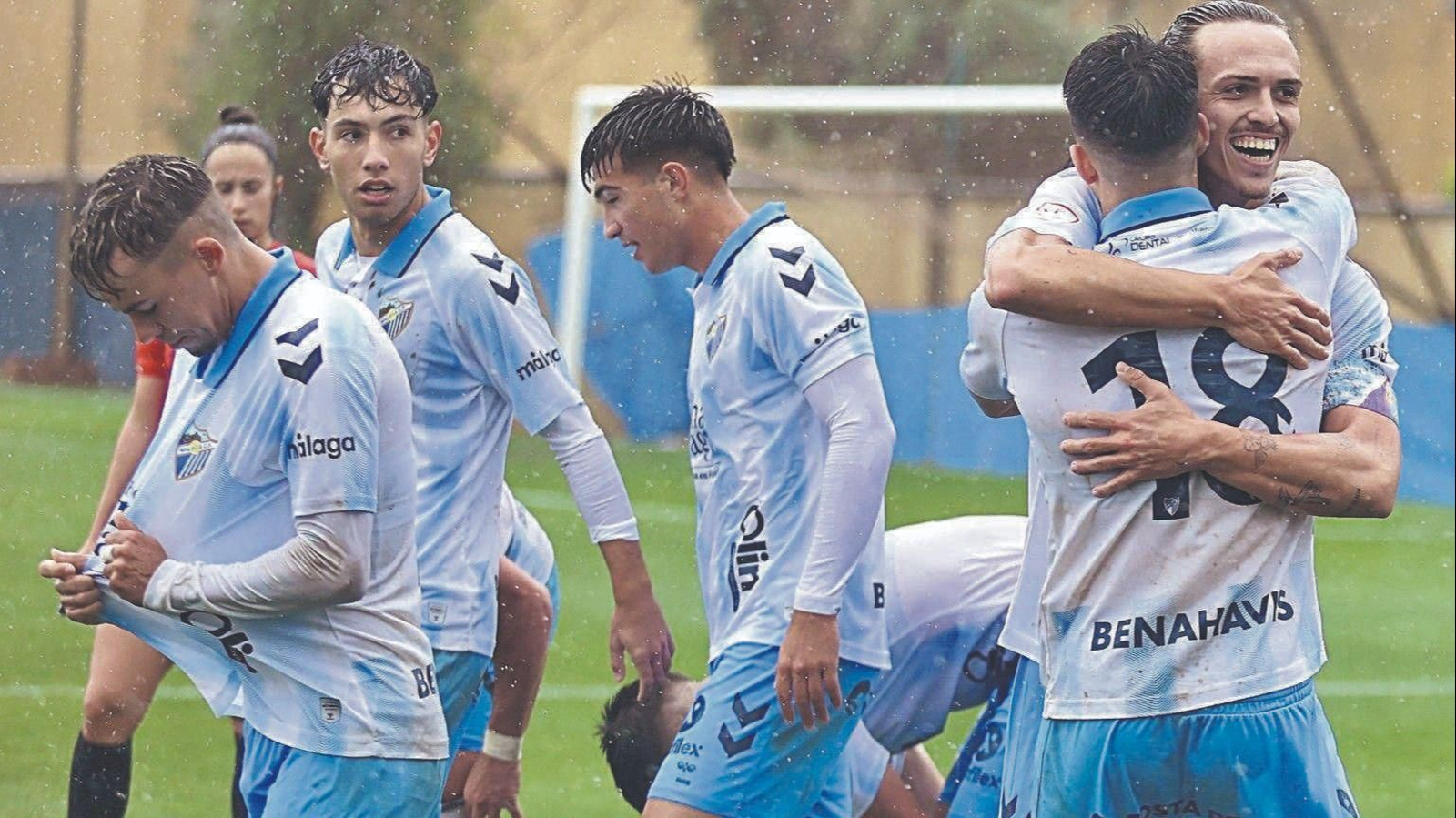 El Atlético Malagueño celebra un gol.