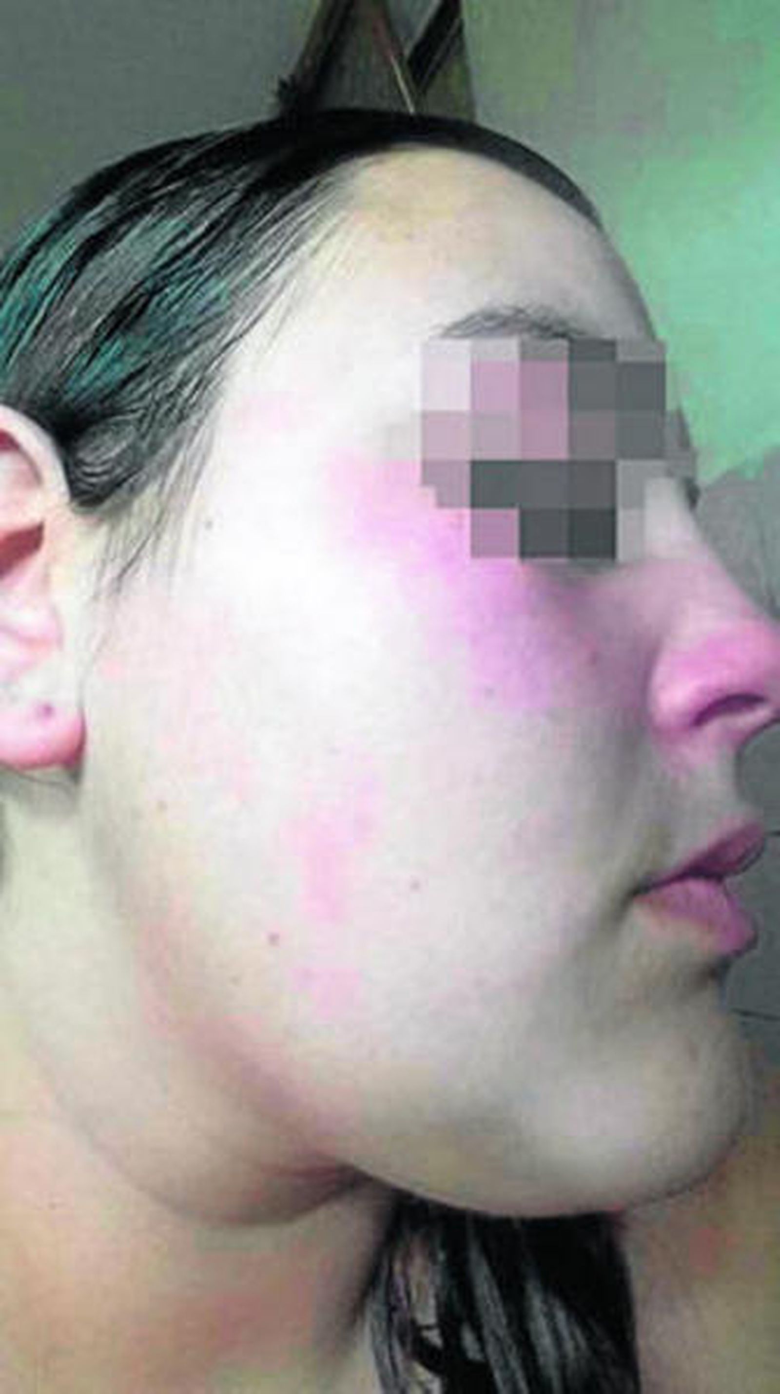 El estilista Fernando Palacios agrede a una taxista y a dos agentes que le detuvieron