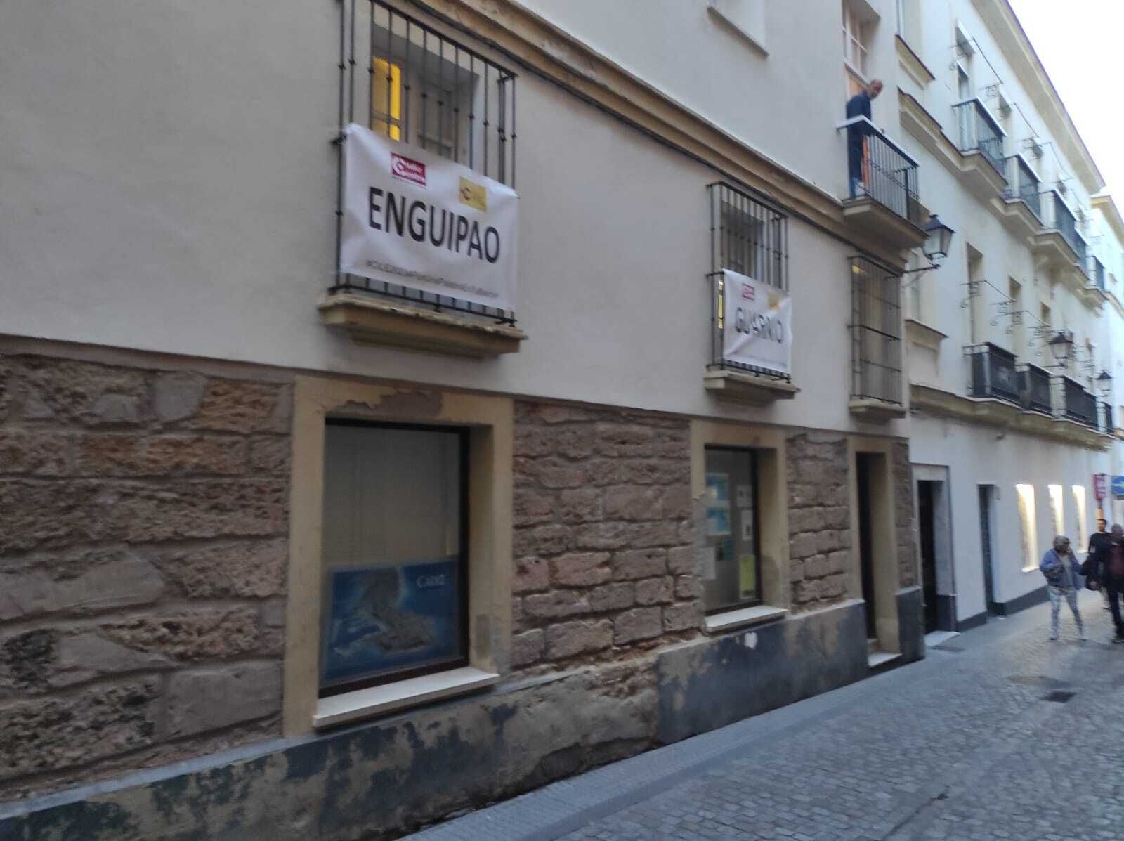 Cádiz Centro pone palabras en sus balcones