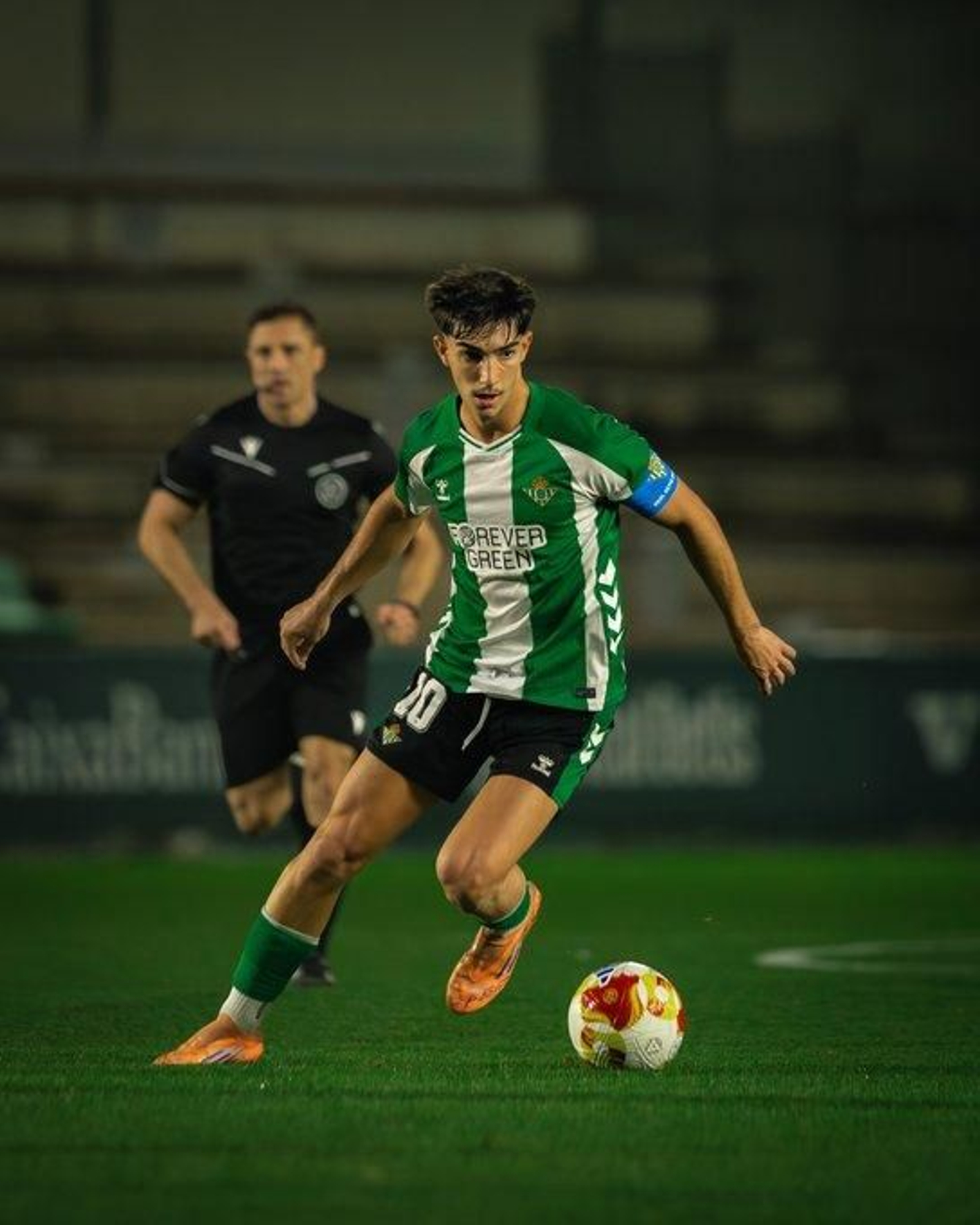 Reina, en un momento del encuentro ante el Alcorcón.